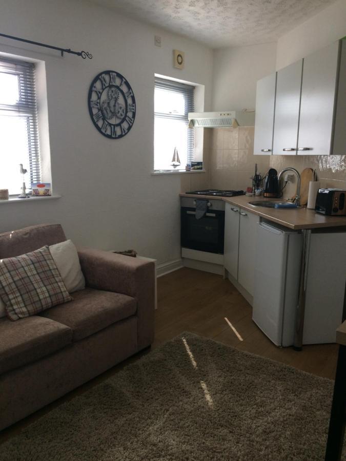 Lovely Little Flat By The Sea In קלית'ורפס מראה חיצוני תמונה