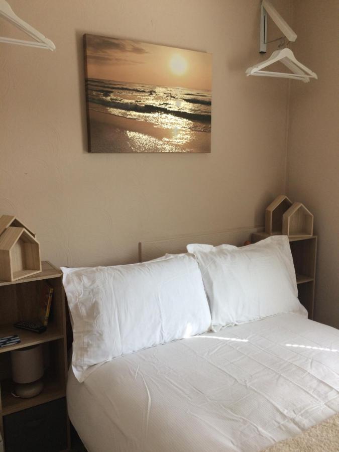 Lovely Little Flat By The Sea In קלית'ורפס מראה חיצוני תמונה